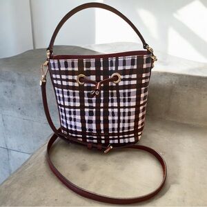 Kate Spade New York
EVA CITY PLAID Small Bucket Crossbody